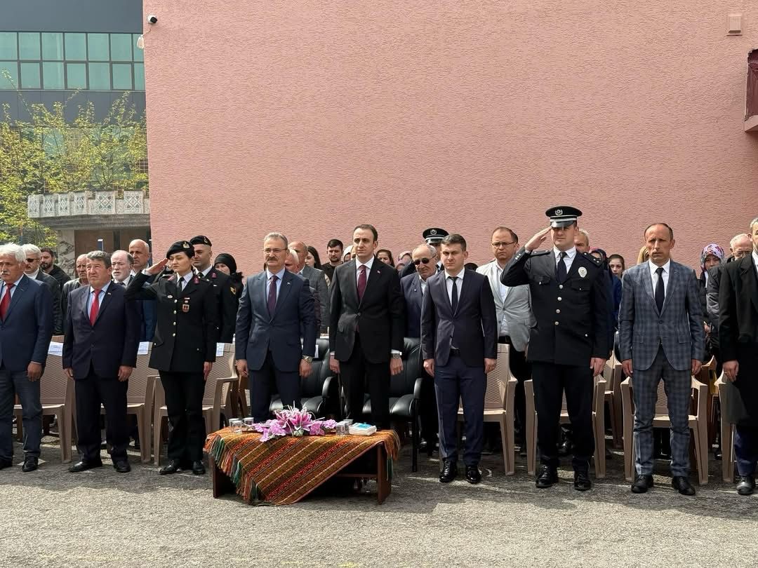 23 Nisan Ulusal Egemenlik ve Çocuk Bayramı Kutlama Programı Gerçekleştirildi..